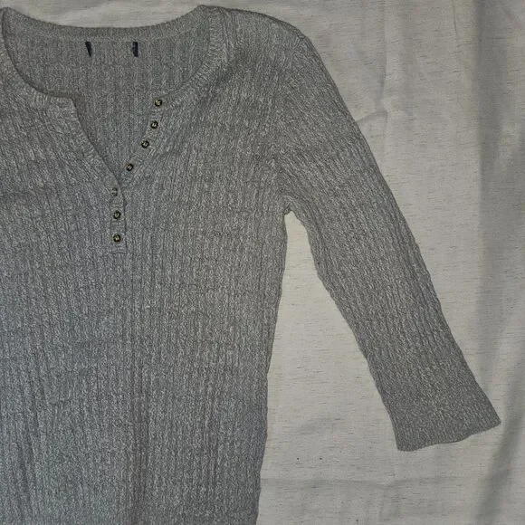 S Gray Women's Long Sleeve VNeck Knit Henley Gold Button 3/4 Sleeve Basics Y2k - Picture 3 of 5